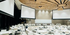 Venue arrangement ballroom untuk acara korporat oleh Truevindo Jakarta